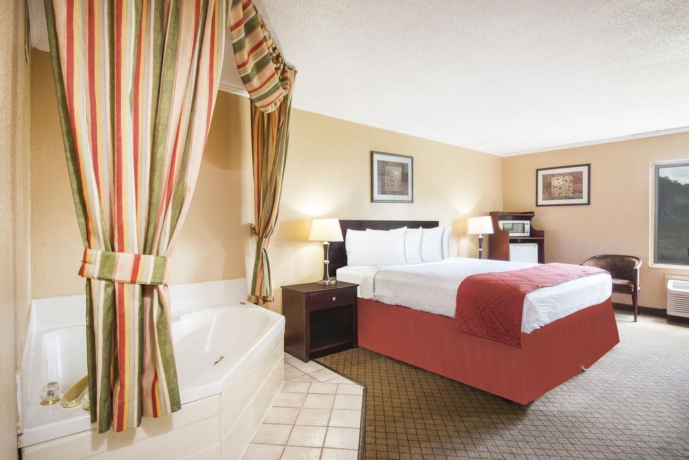 Red Roof Inn Ashtabula - Austinburg מראה חיצוני תמונה